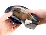 スマートな15枚カード収納と使いやすい小銭入れ。上品でコンパクトな三つ折り財布