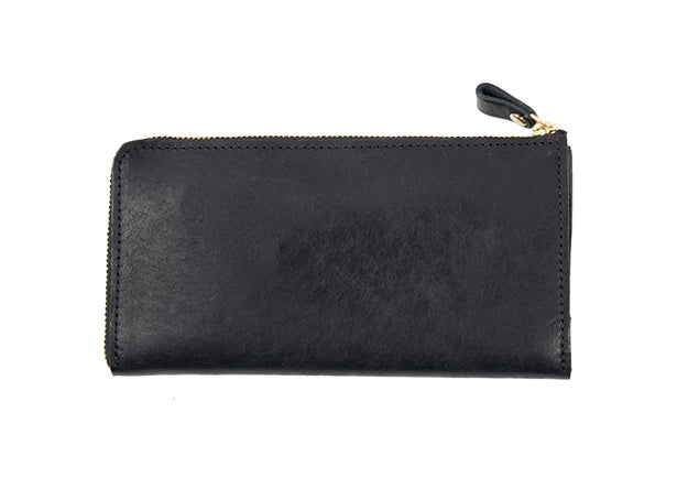 小さくて薄い」の限界に挑戦。カードが見やすく広がるイタリアンレザー